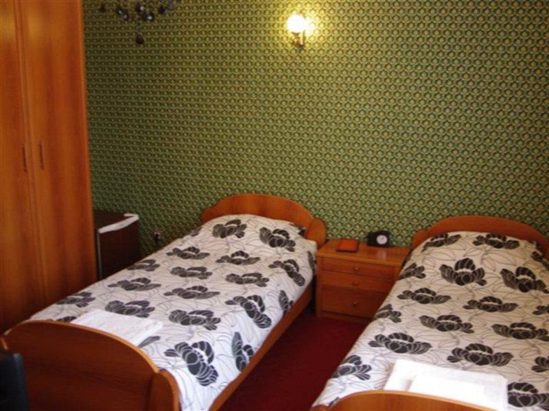 Hotel Adria Prisztina Zewnętrze zdjęcie