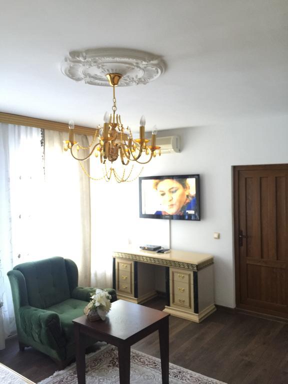 Hotel Adria Prisztina Zewnętrze zdjęcie