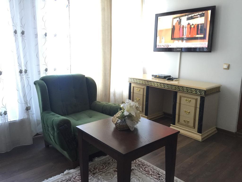 Hotel Adria Prisztina Zewnętrze zdjęcie
