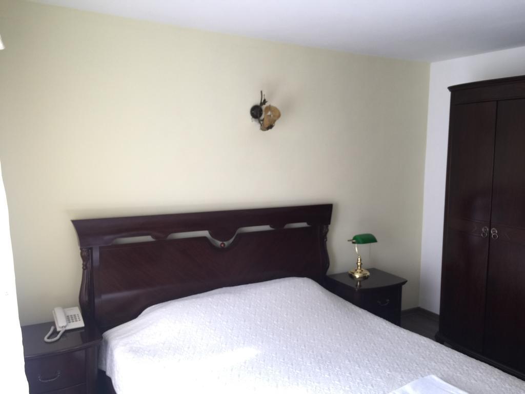 Hotel Adria Prisztina Zewnętrze zdjęcie