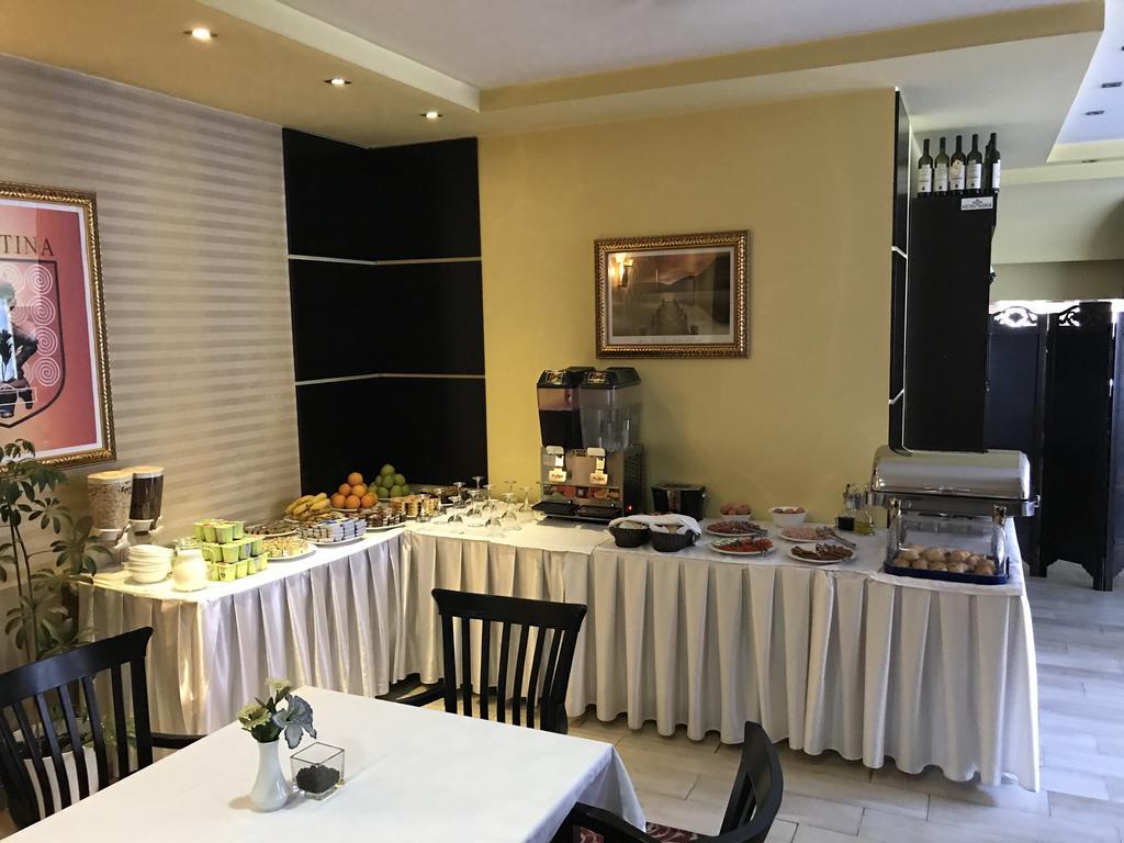 Hotel Adria Prisztina Zewnętrze zdjęcie