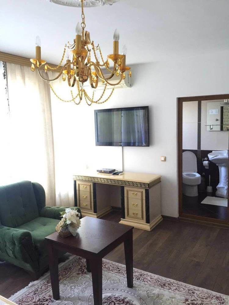 Hotel Adria Prisztina Zewnętrze zdjęcie