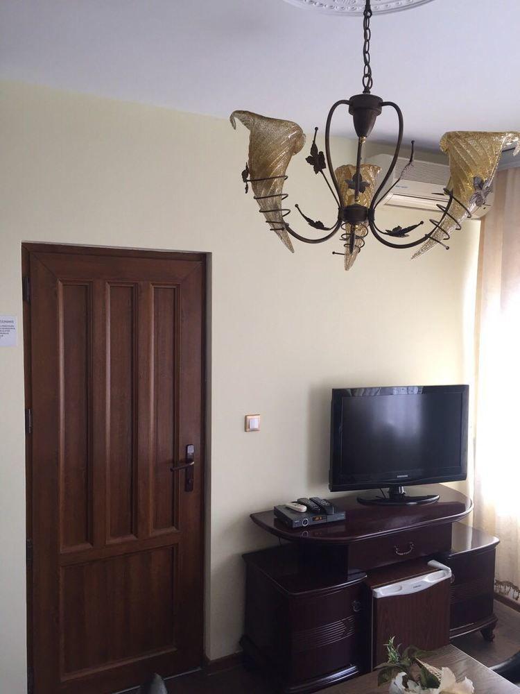 Hotel Adria Prisztina Zewnętrze zdjęcie