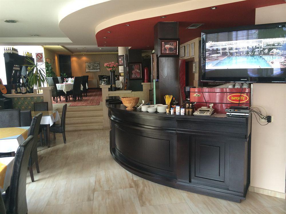 Hotel Adria Prisztina Zewnętrze zdjęcie