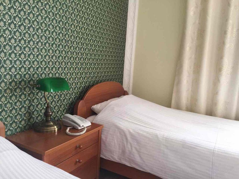 Hotel Adria Prisztina Zewnętrze zdjęcie