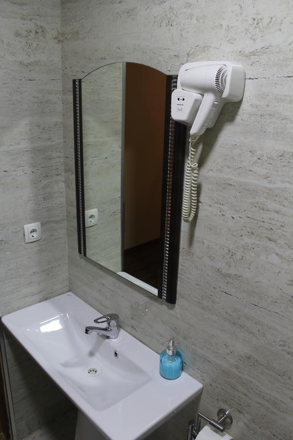 Hotel Adria Prisztina Zewnętrze zdjęcie