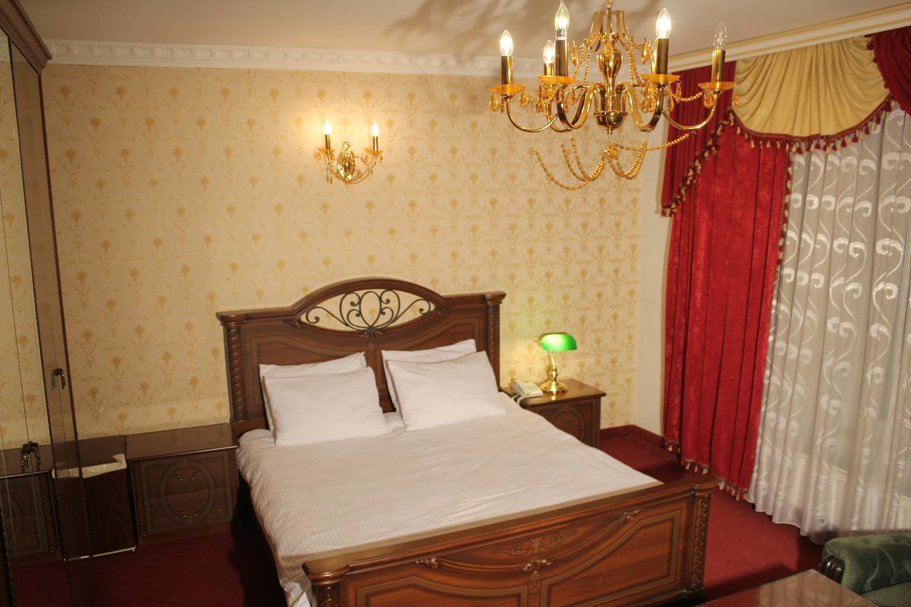 Hotel Adria Prisztina Zewnętrze zdjęcie