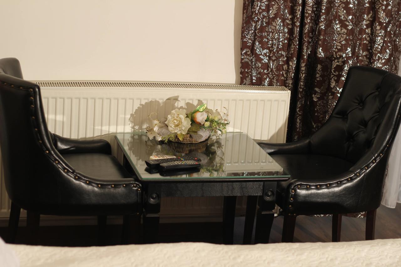 Hotel Adria Prisztina Zewnętrze zdjęcie