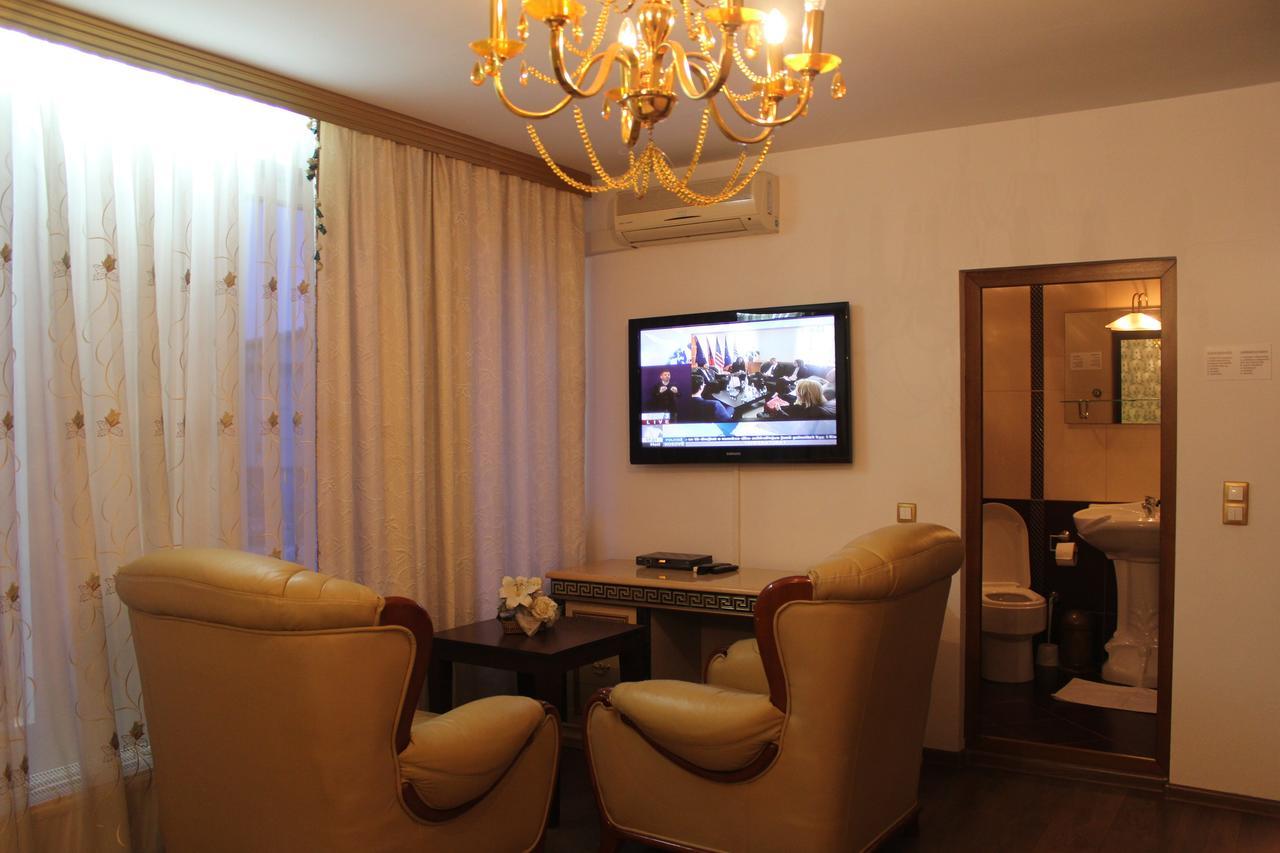 Hotel Adria Prisztina Zewnętrze zdjęcie