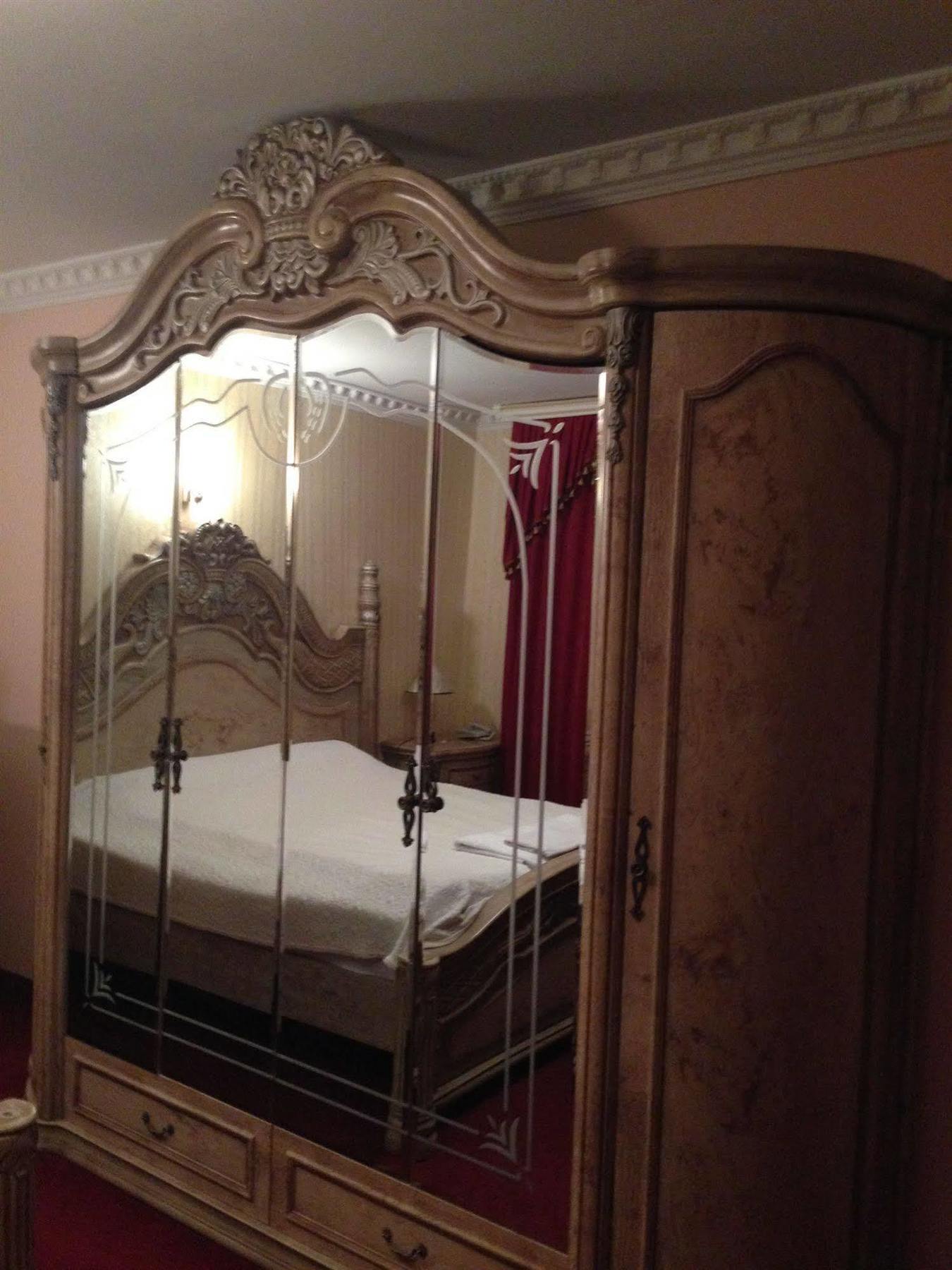 Hotel Adria Prisztina Zewnętrze zdjęcie