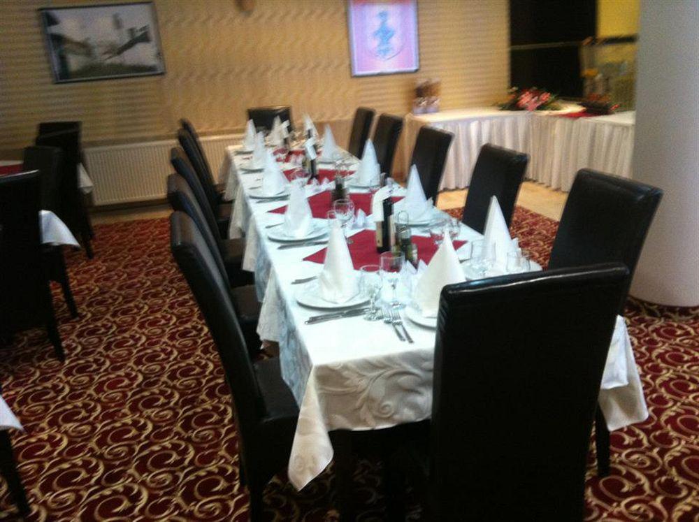 Hotel Adria Prisztina Zewnętrze zdjęcie